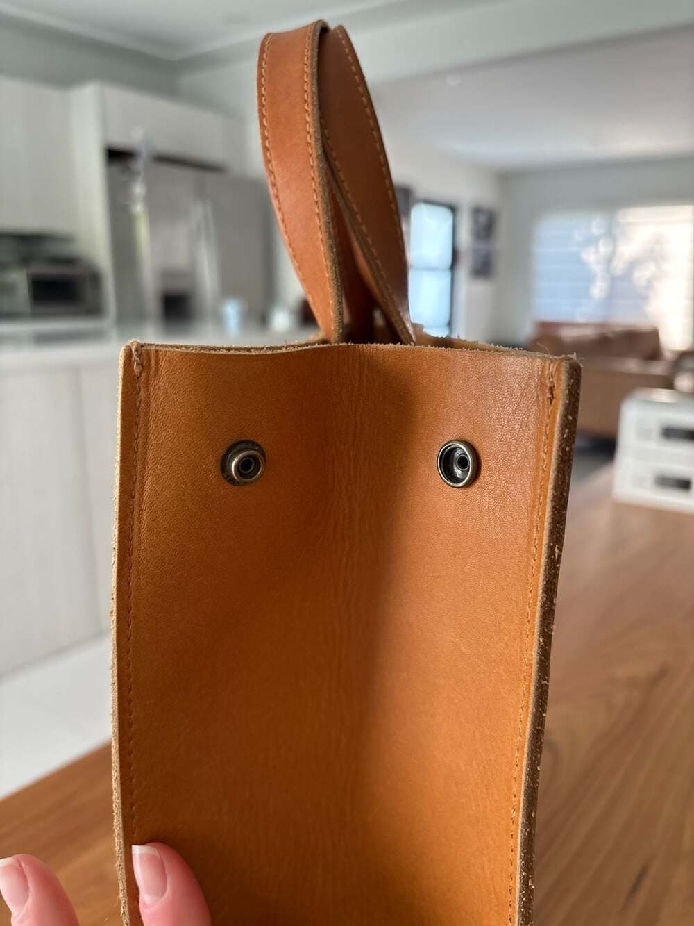 Madewell The Passenger Convertible Leather Tote Bag in English Saddle - Picture 5 of 8